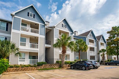 new apartments in league city.